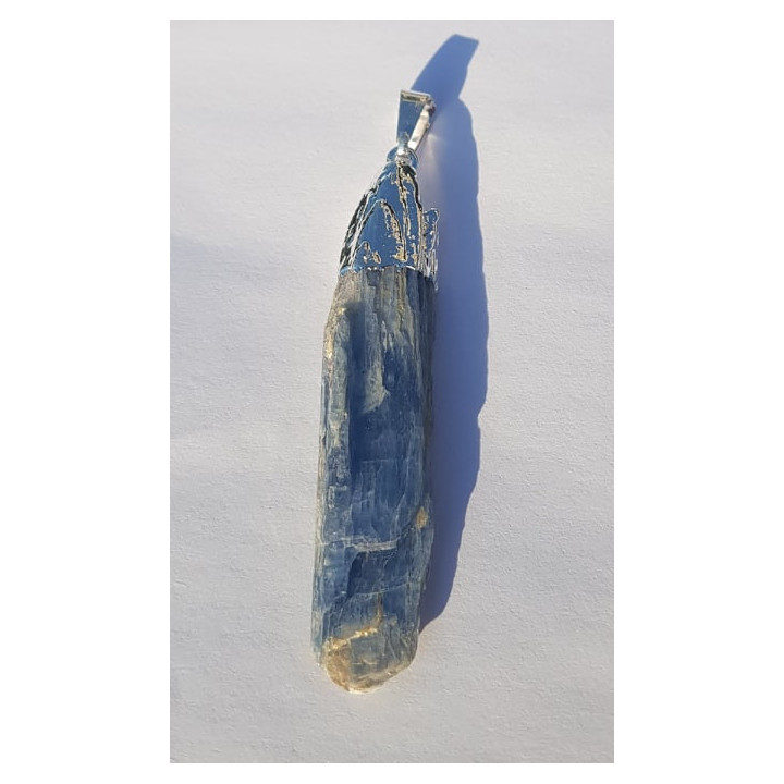 {
  "text": "Pendant - Cianite"
}