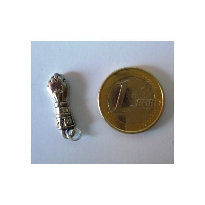 {
  "name": "Figa - Silver"
}